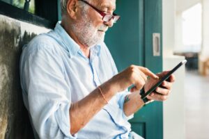 Look for these 5 Red Flags to Avoid Scams!